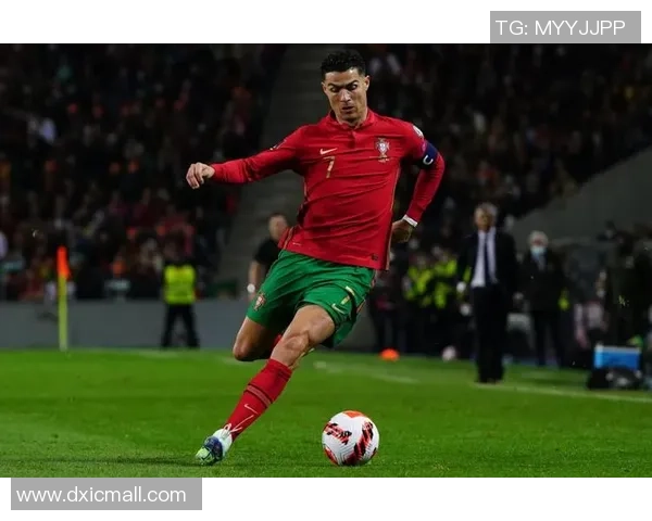 初次被葡萄牙征召的边锋福布斯出世时,C罗已为葡萄牙进场3次